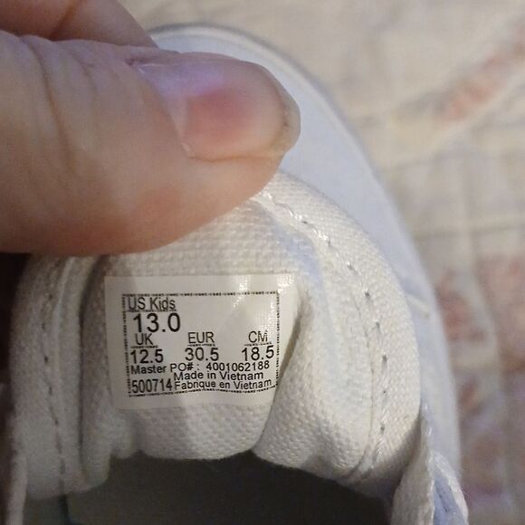 Vans  - Picture 5 of 5